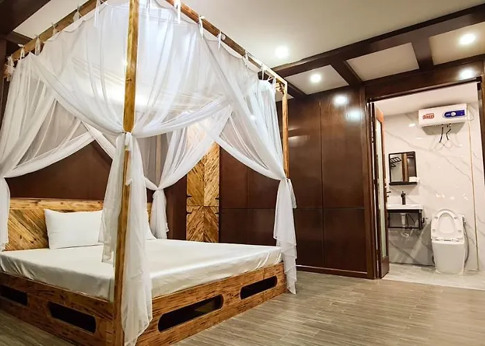 Khách sạn Ruby Hạ Long